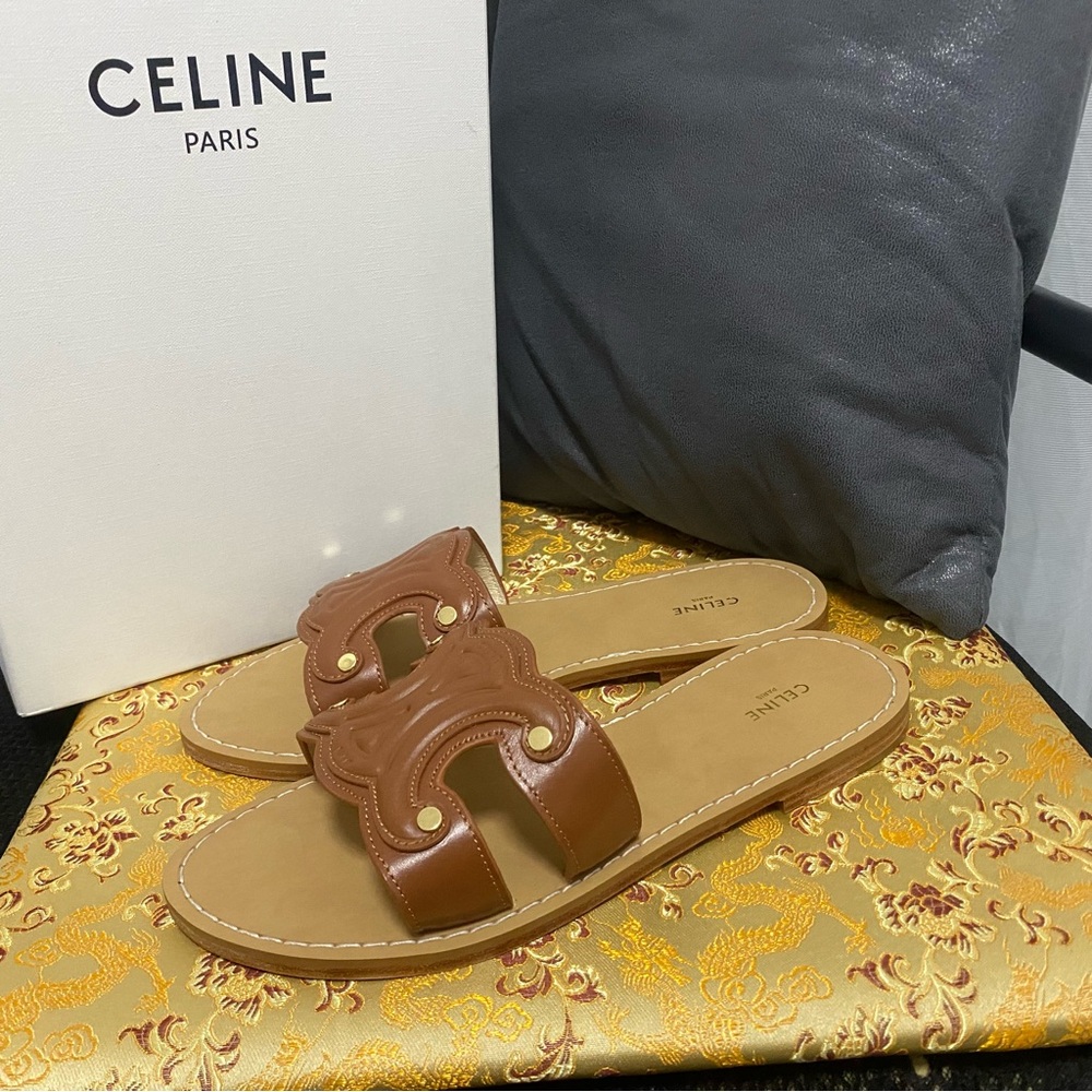 Celine slippers👄💋💋